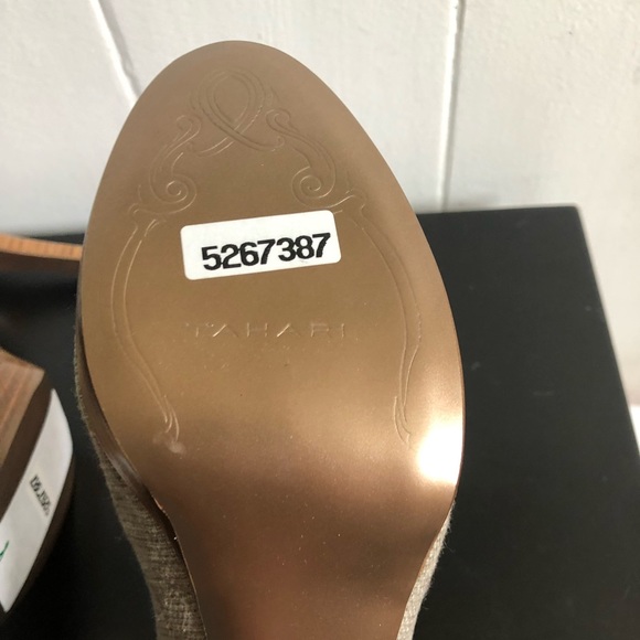 NWT Tahari Lonnie Heels Size 8 - Picture 7 of 8